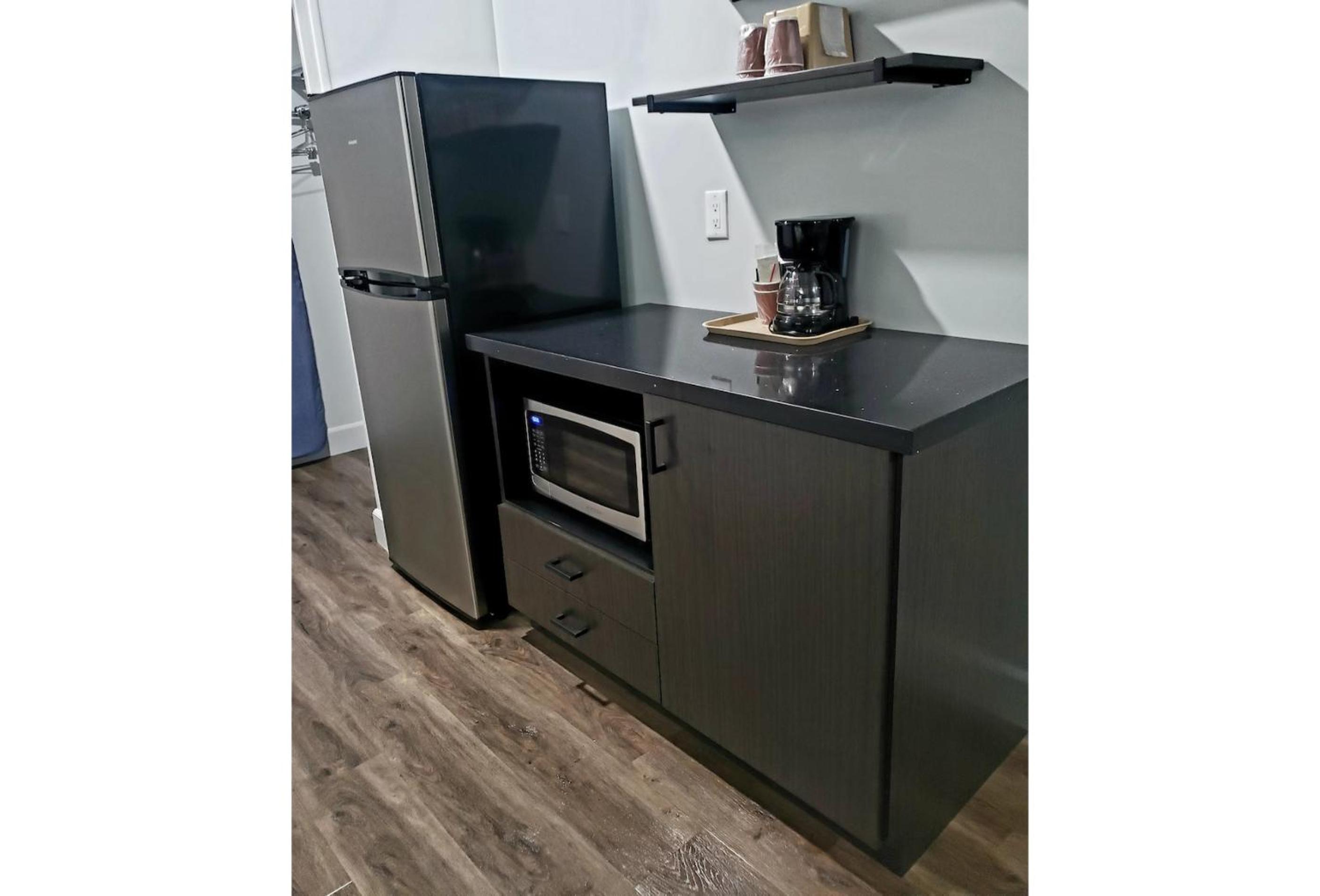Studio6 Suites Hesperia, CA - West Main Street - I-15 20/33
