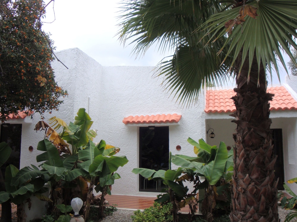 Oasis Hotel Bungalows in Afandou