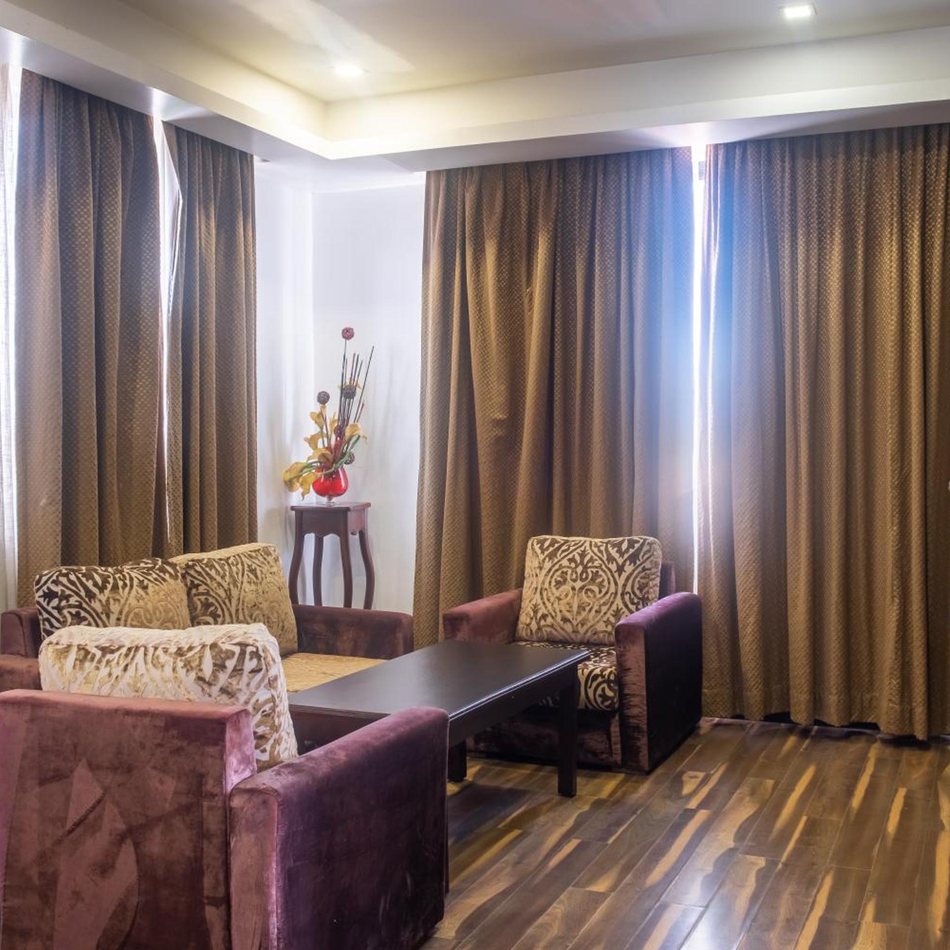 Mahabir Palace 25/40