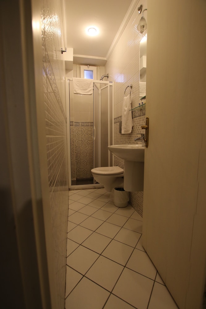 Artemis Hotel 38/69