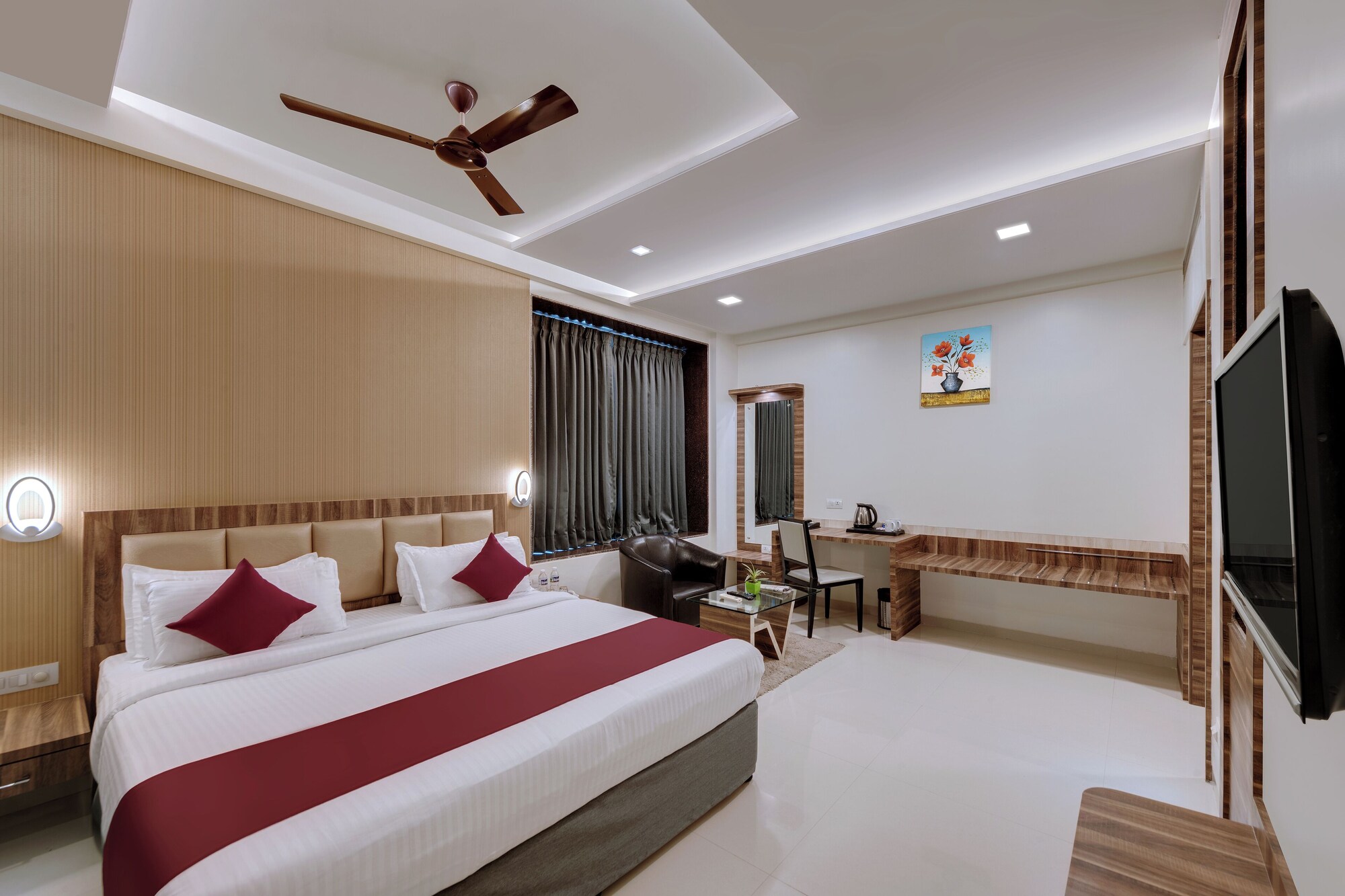 DELUXE, DOUBLE BED