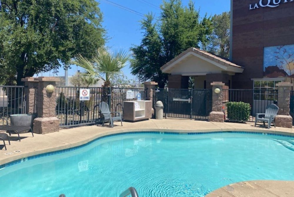 La Quinta Inn & Suites by Wyndham Tempe University / Phoenix 57/60