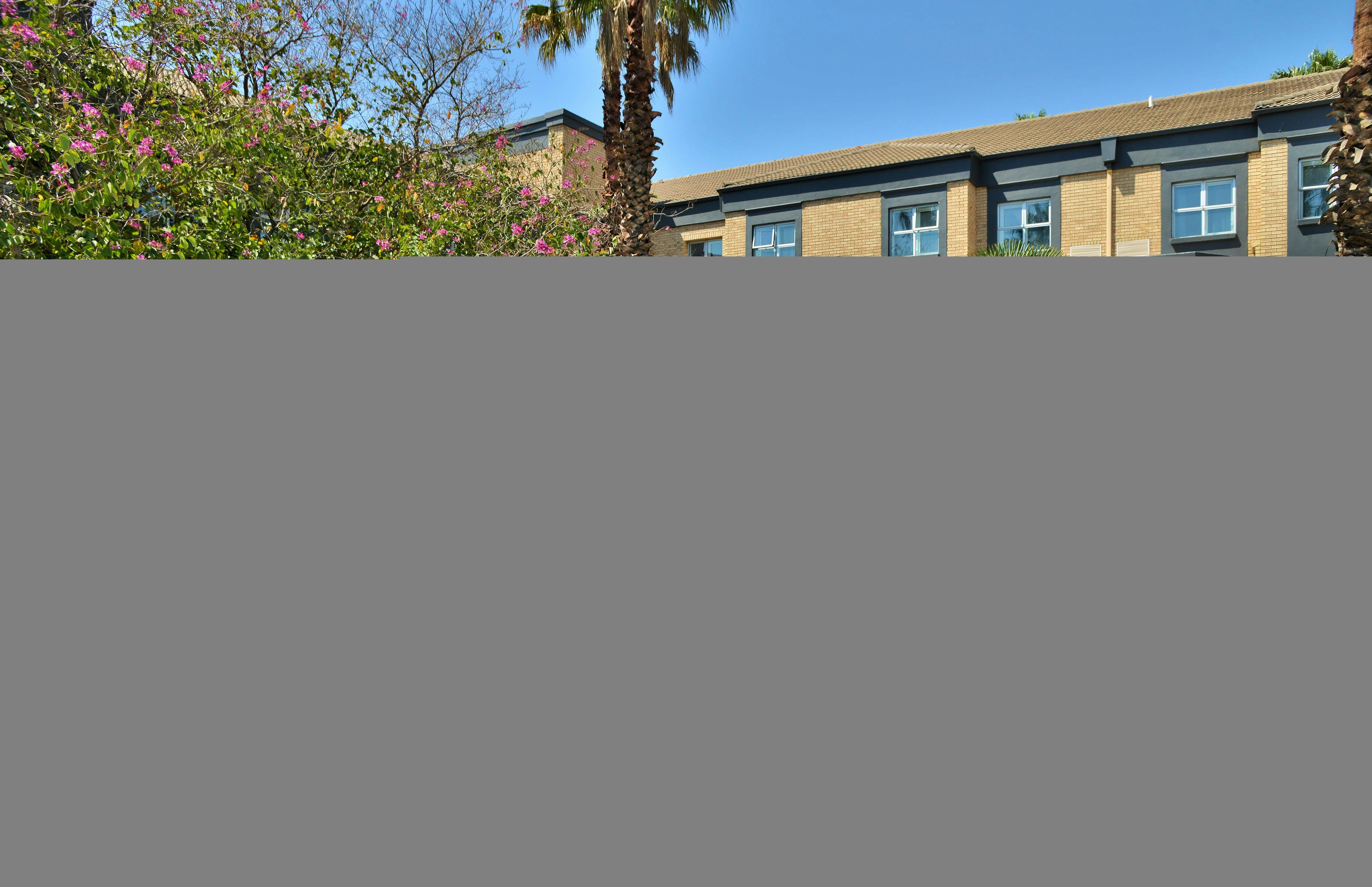 Holiday Inn Johannesburg Airport Previously Know As the Airport Grand Hotel And Conference Centre 47/50