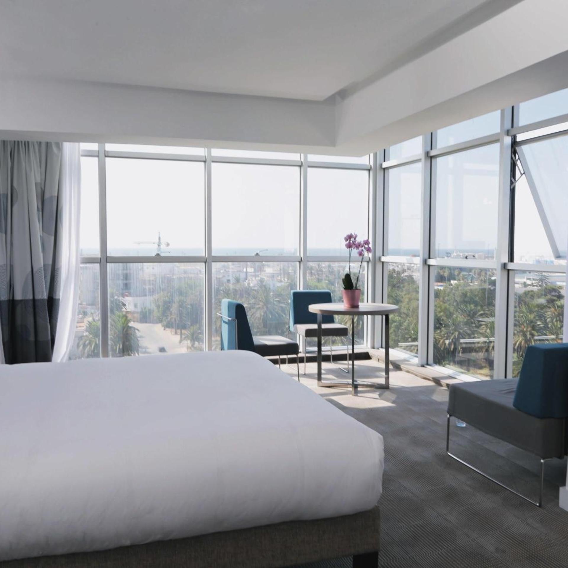 Superior, Suite, Sea or Park View