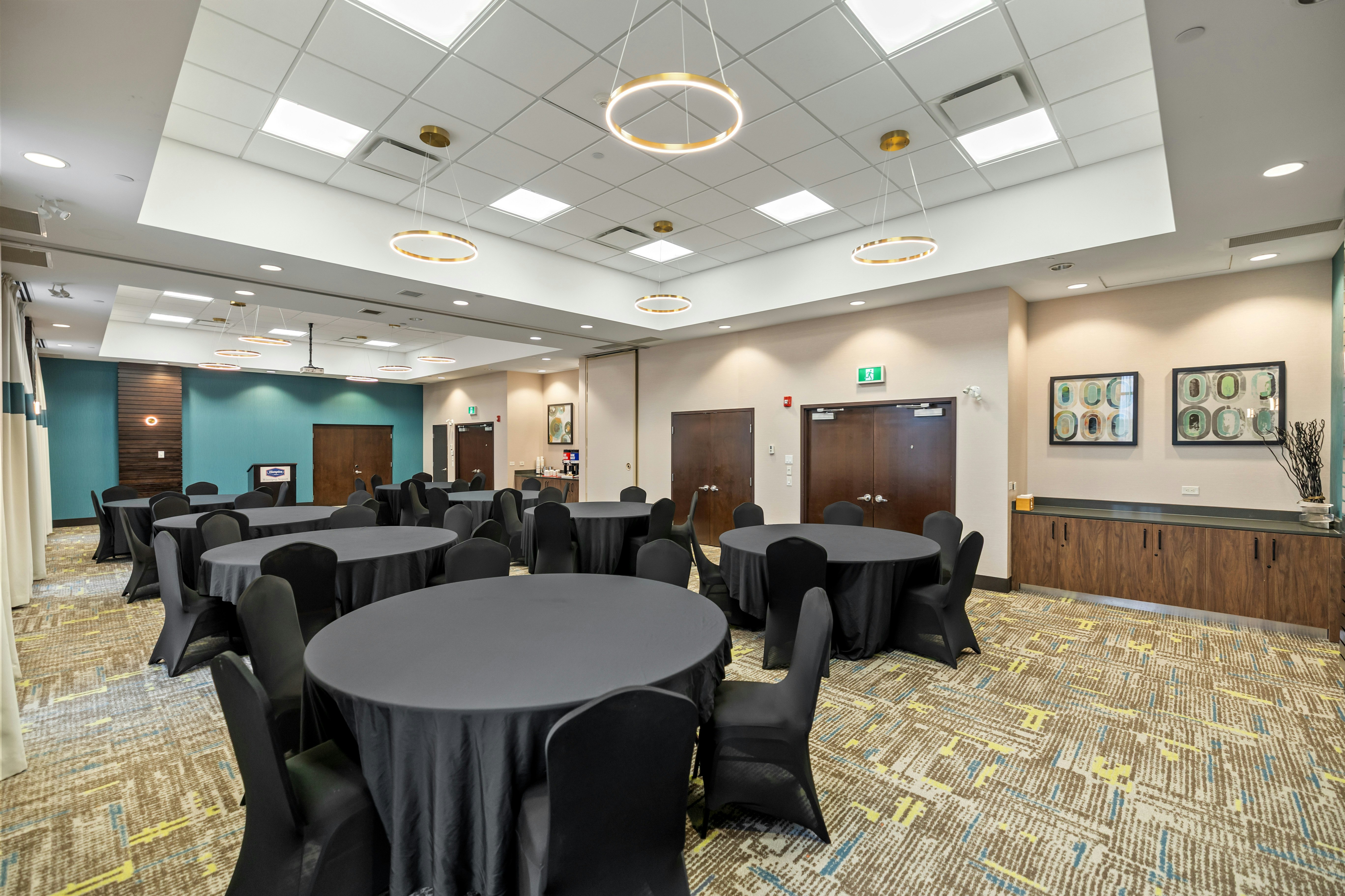 Hampton Inn By Hilton Winnipeg Airport 16/18