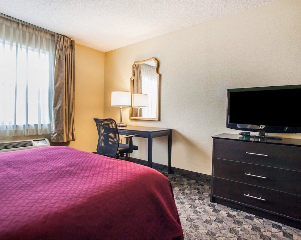 Quality Inn Saint Louis Airport 16/43
