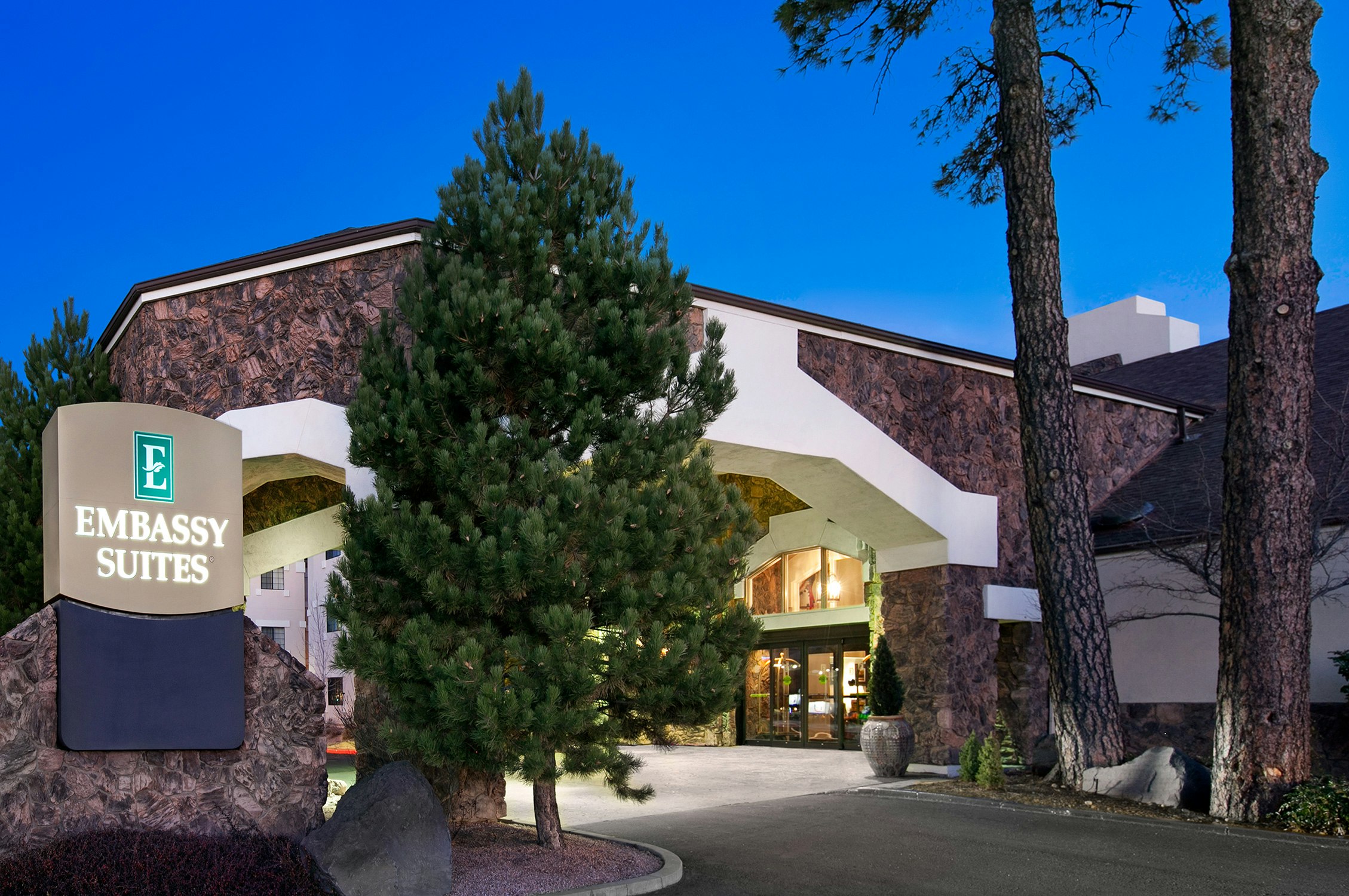 EMBASSY SUITES FLAGSTAFF photo4