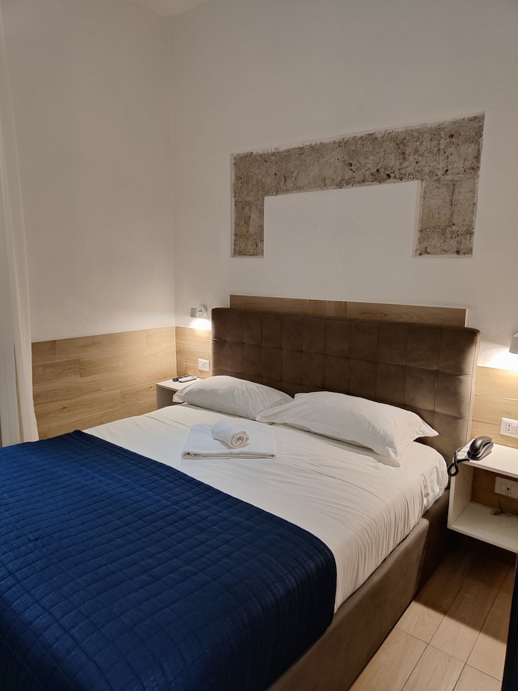 SUPERIOR, DOUBLE BED