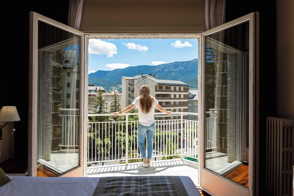 Gran Hotel de Jaca 50/50