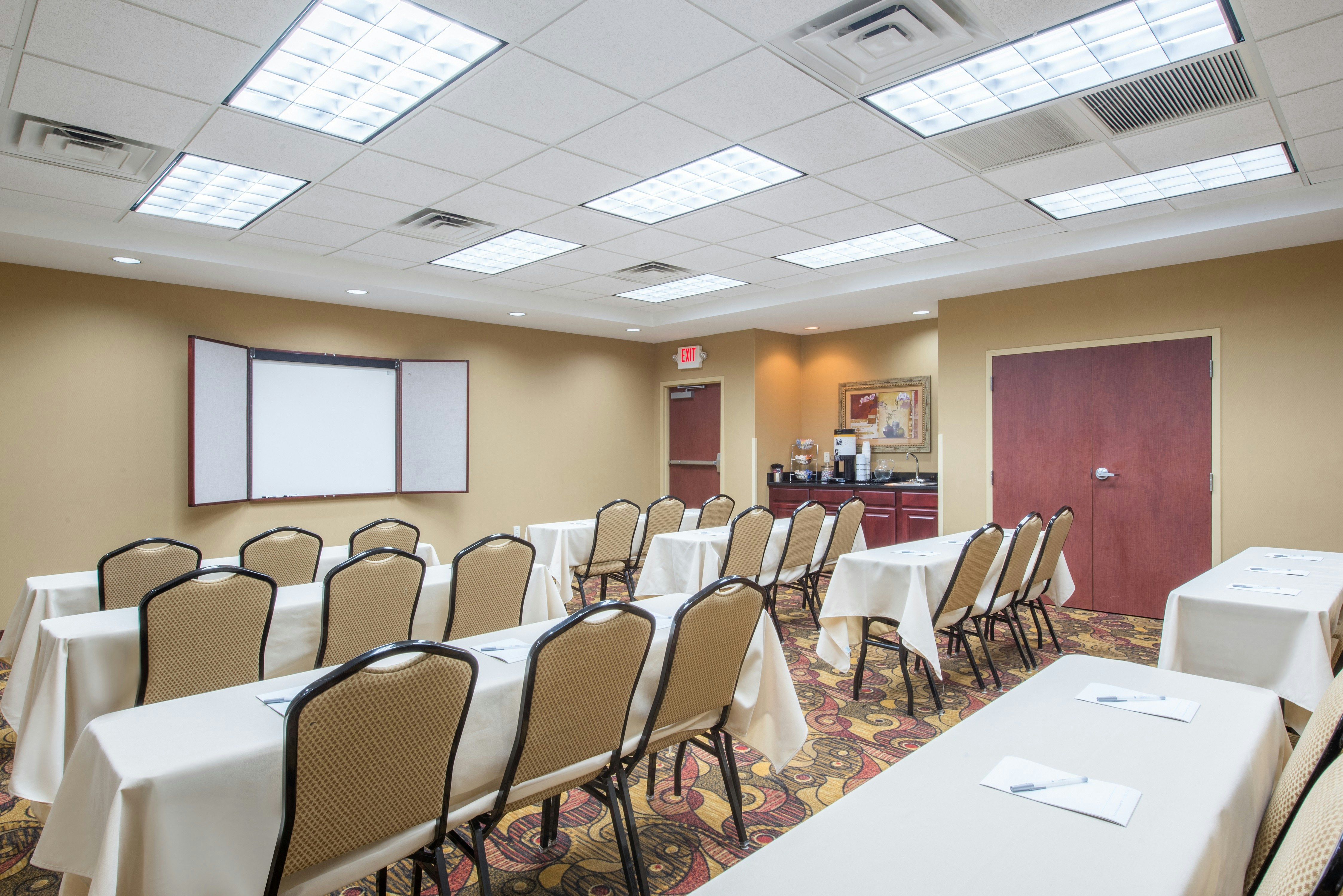Hampton Inn Suites Oklahoma City South 34/39