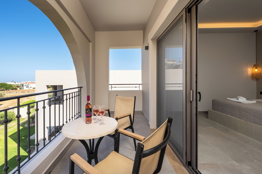 Eleni Apart Hotel 57/69