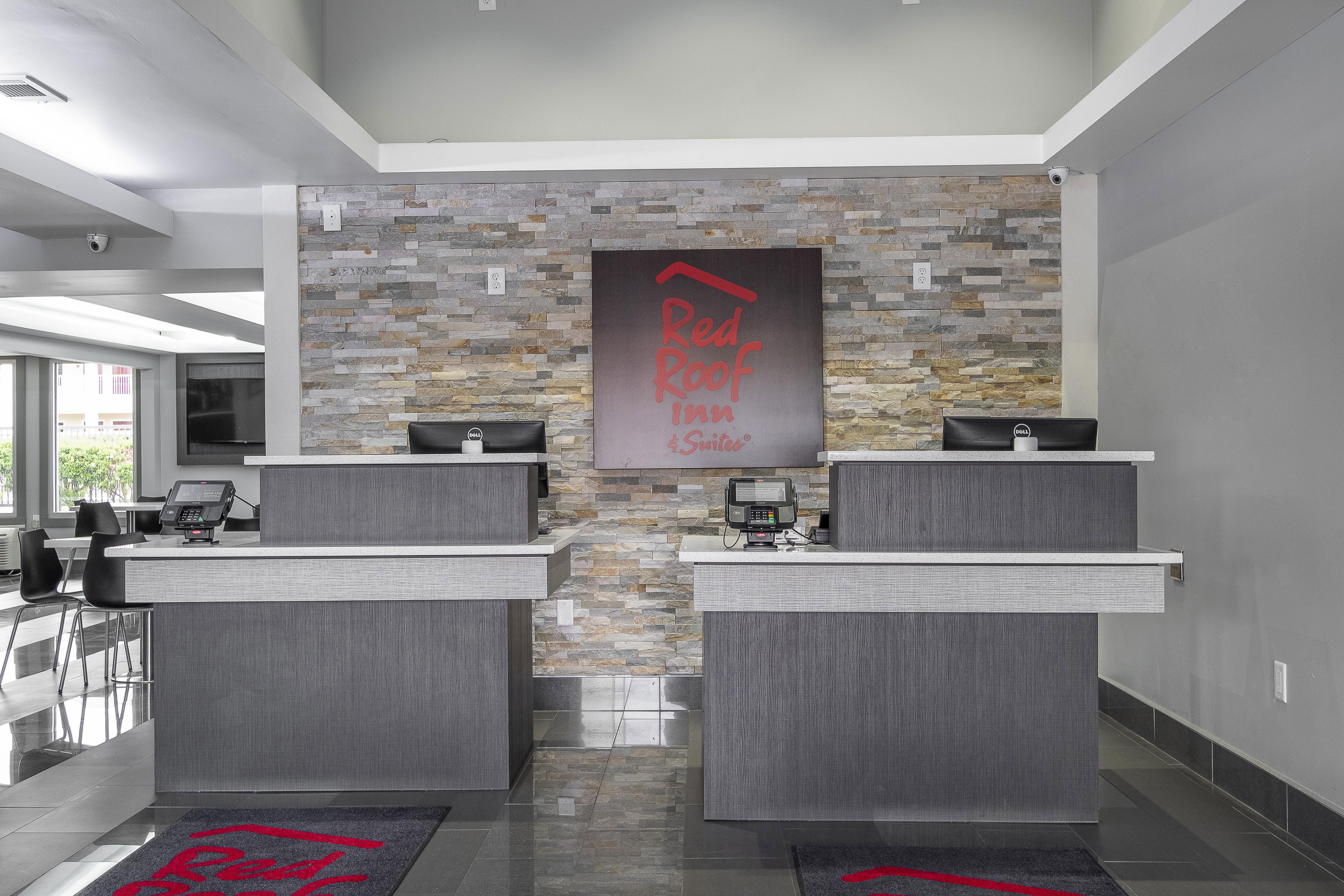 Red Roof Inn & Suites Calhoun 6/34