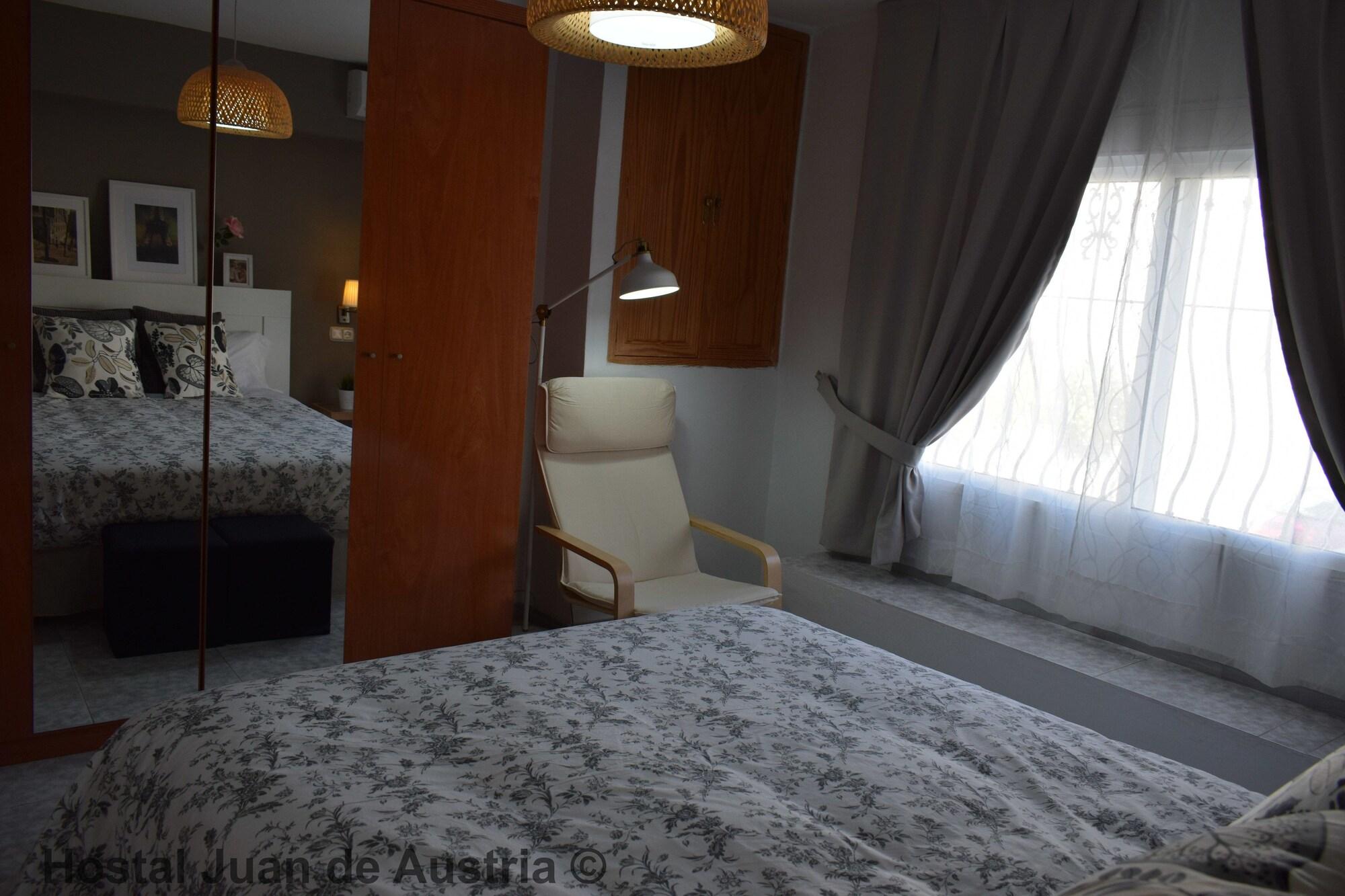 Hostal Juan De Austria 41/50