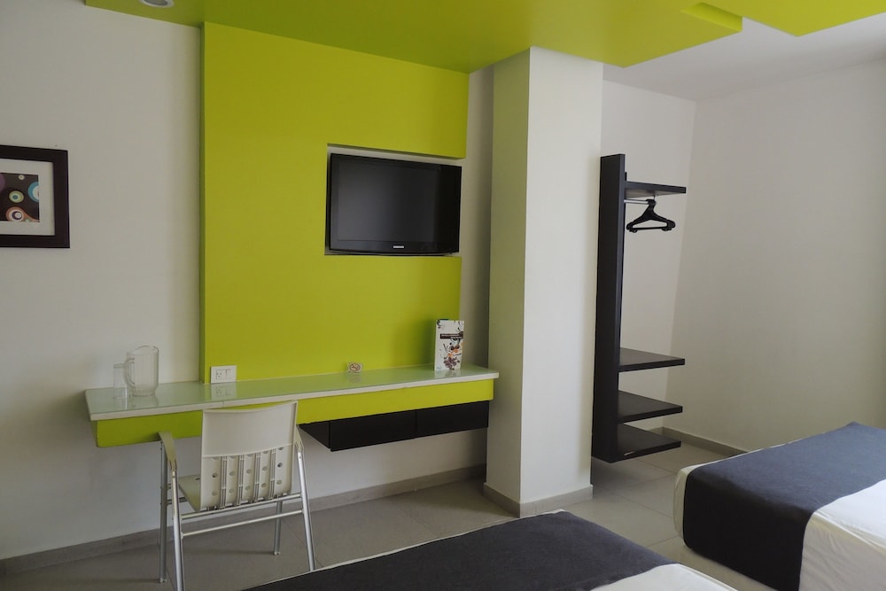 Nu Hotel 6/62