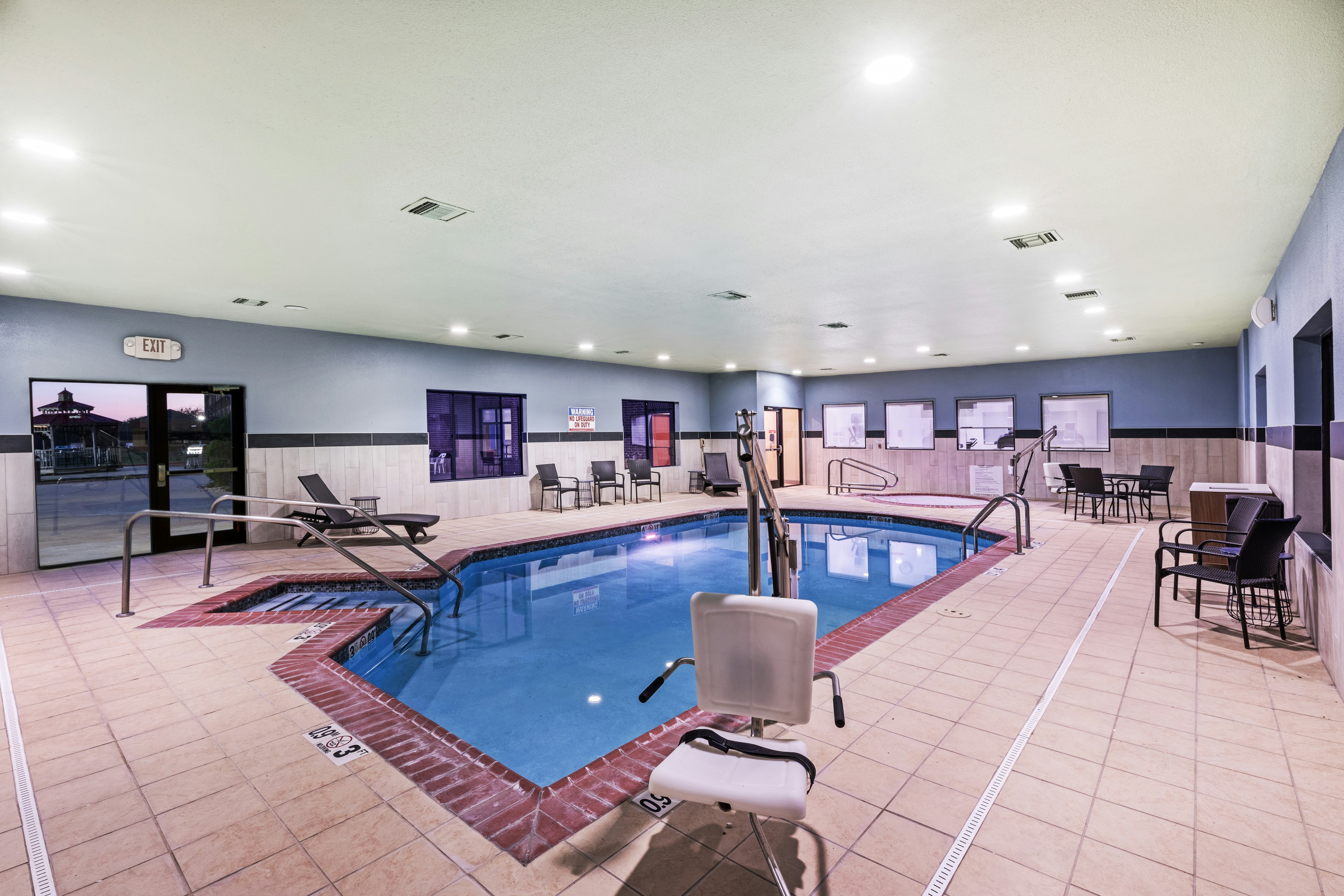 Holiday Inn Express Hotel And Suites Pryor 32/53