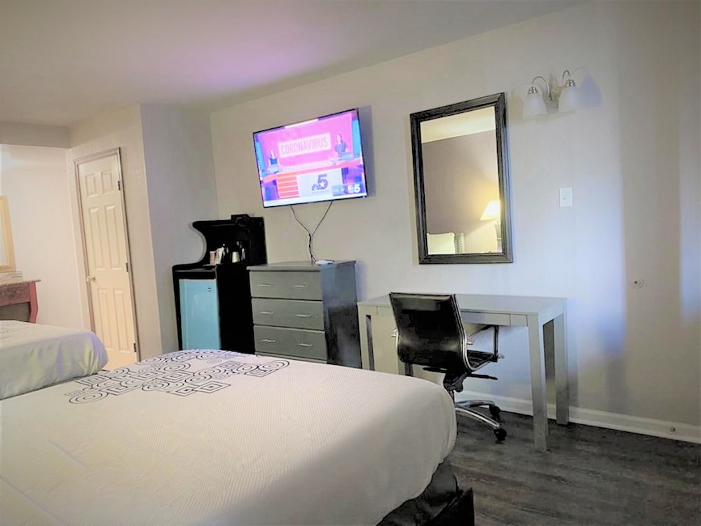 R Nite Star Inn & Suite 23/65