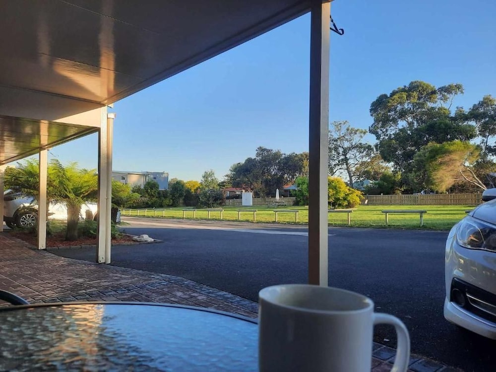 Arthur Phillip Motor Inn 18/36