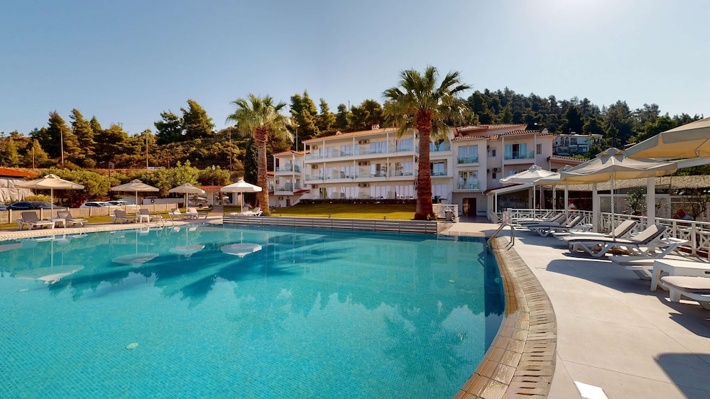 Acrotel Lily Ann Boutique Hotel 67/70