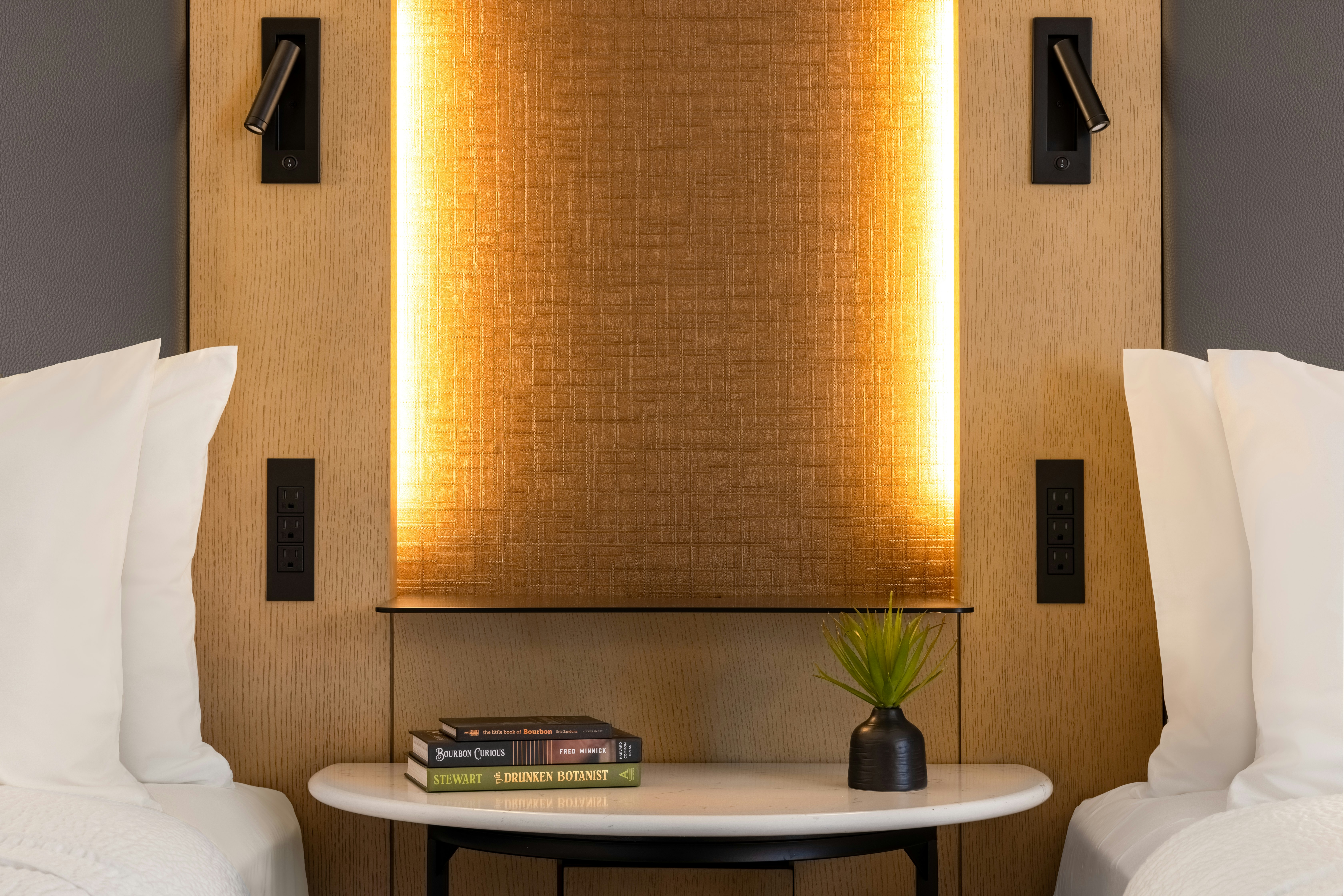 غرفة بسريرين كوين، Tempo by Hilton Louisville Downtown NuLu 4/4