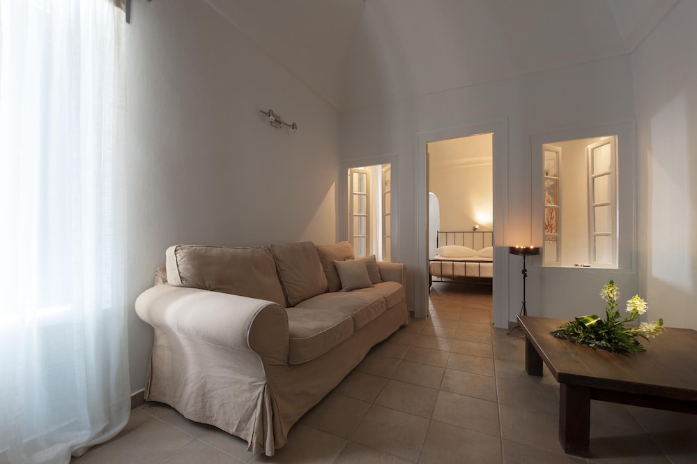 GORGONA VILLAS 20/35