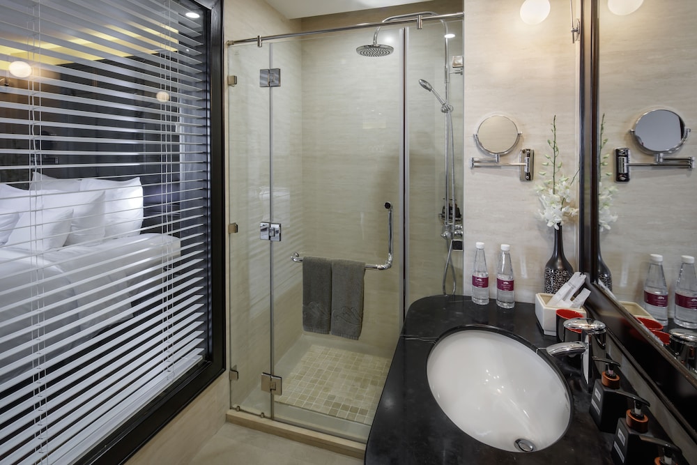 Paradise Suites Hotel 16/66