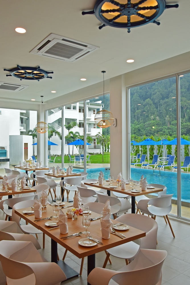 AVI Pangkor Beach Resort 29/38