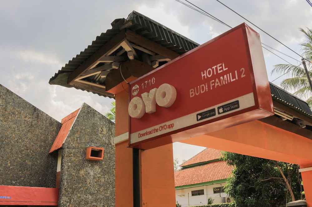 OYO 1710 Hotel Budi Famili 2 Syariah 1/23