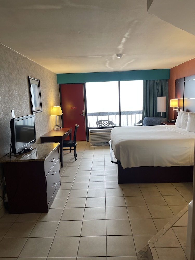 The Breakers Resort Inn 8/29