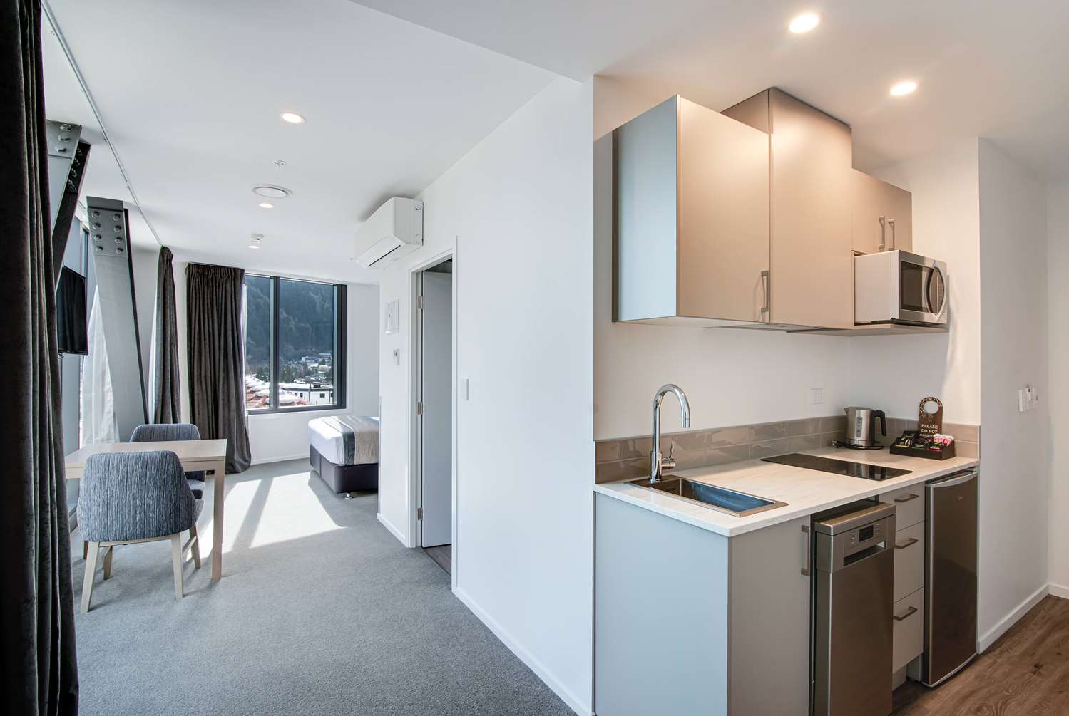 Ramada By Wyndham Queenstown Central 16/16
