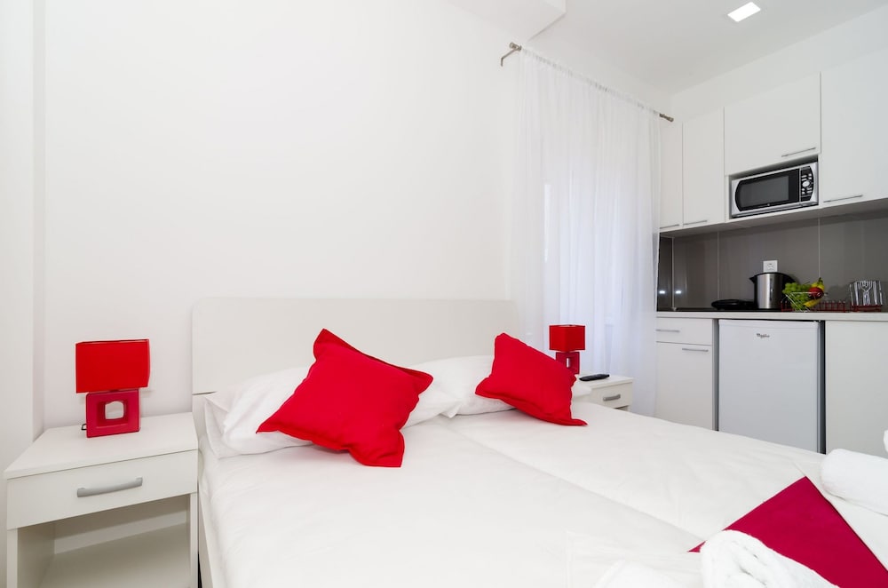 APARTMENTS GABRIERI 11/59
