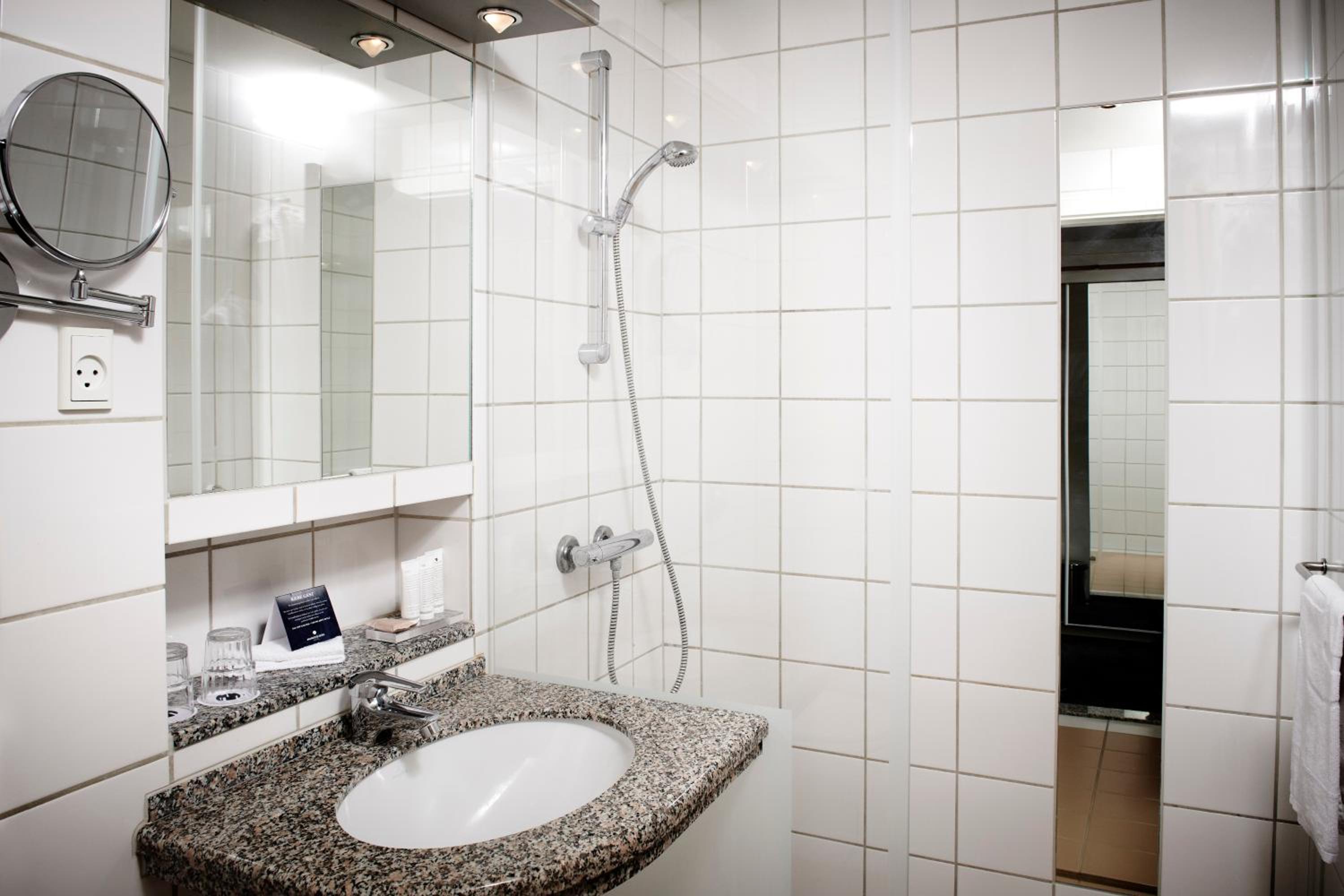 غرفة بسرير مزدوج أو سريرين منفصلين بشرفة، Munkebjerg Hotel 5/6