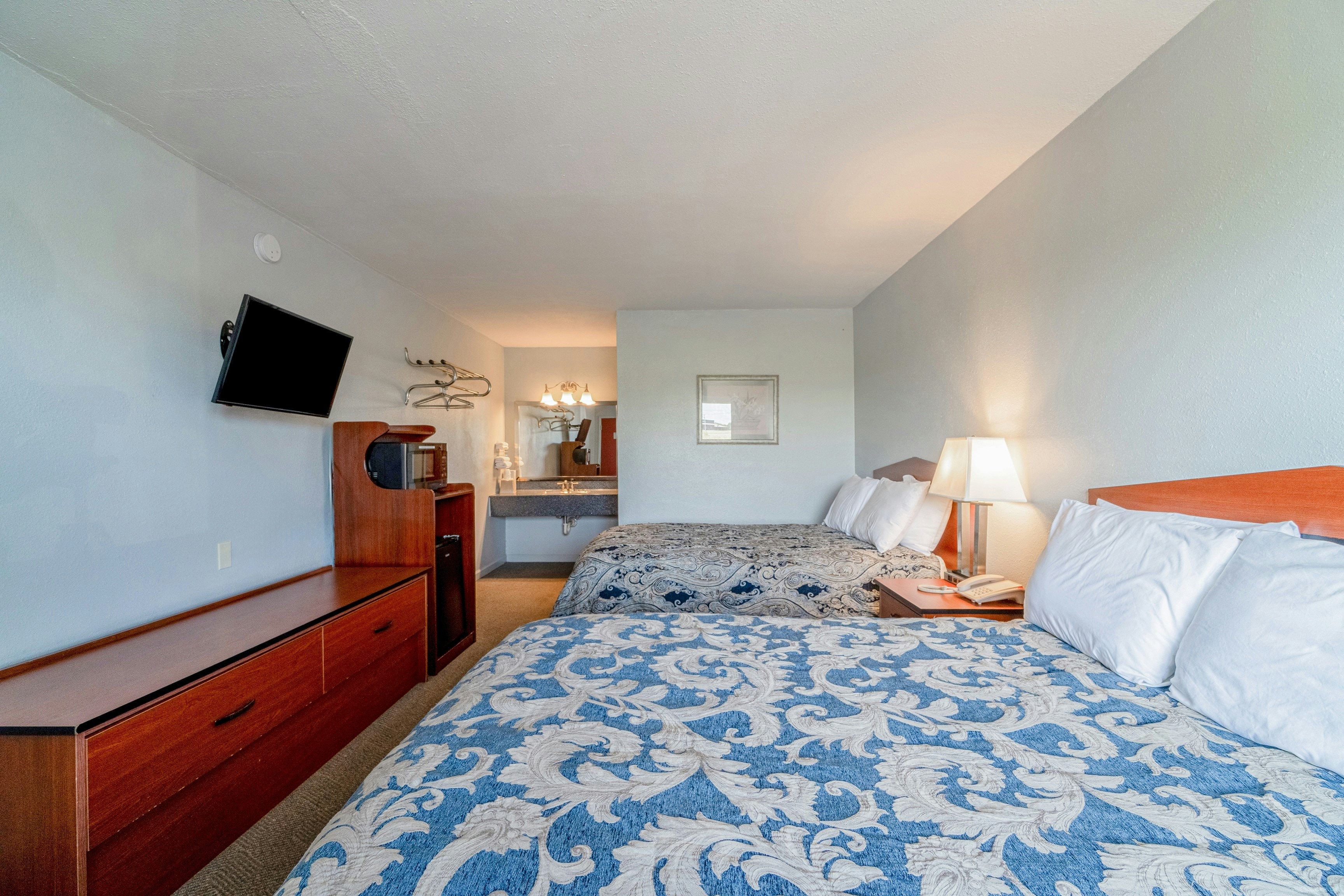 2 Full Beds Non-Smoking