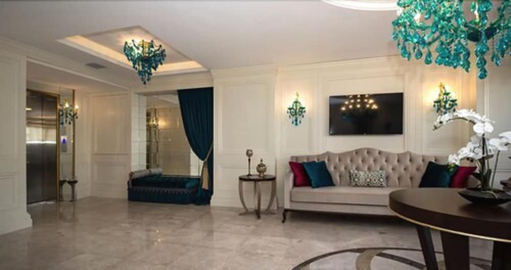 ISTANBUL TOWN HOTEL 41/62