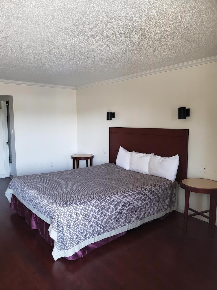 Travelodge by Wyndham Fairplex Pomona 13/57