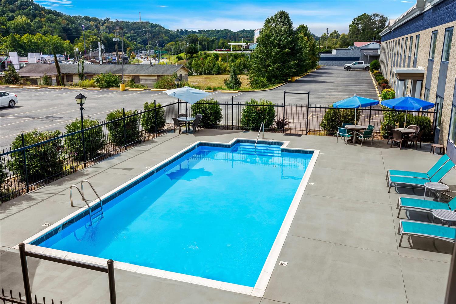Rodeway Inn Barboursville, WV 21/31