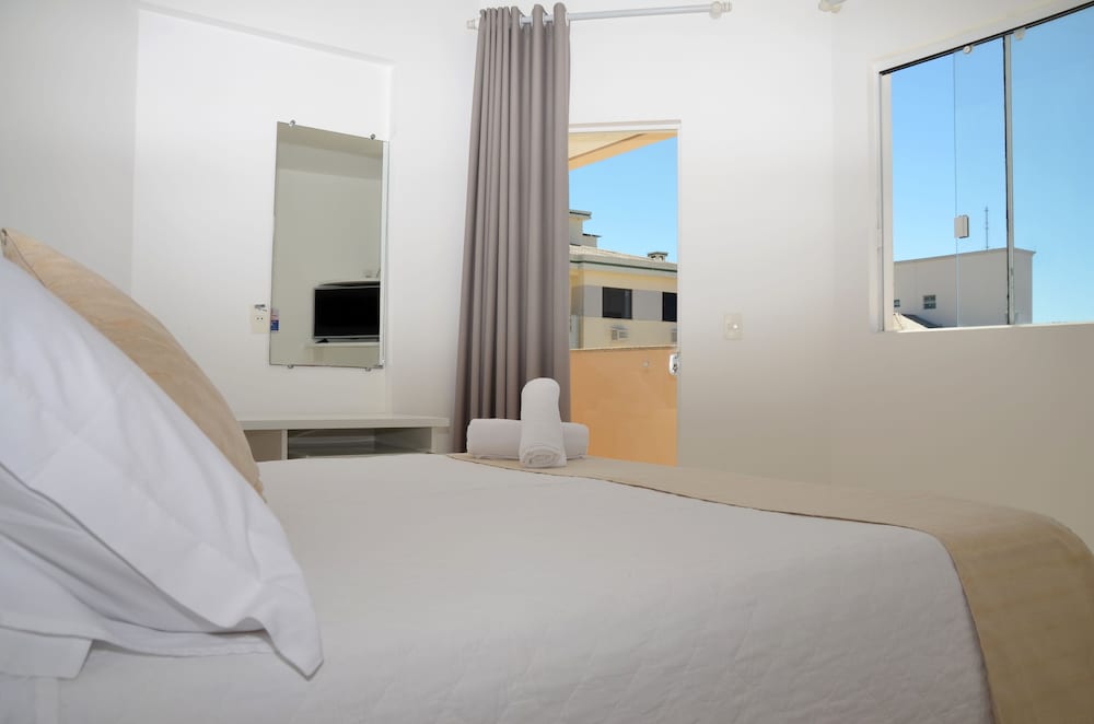 DELUXE, DOUBLE BED