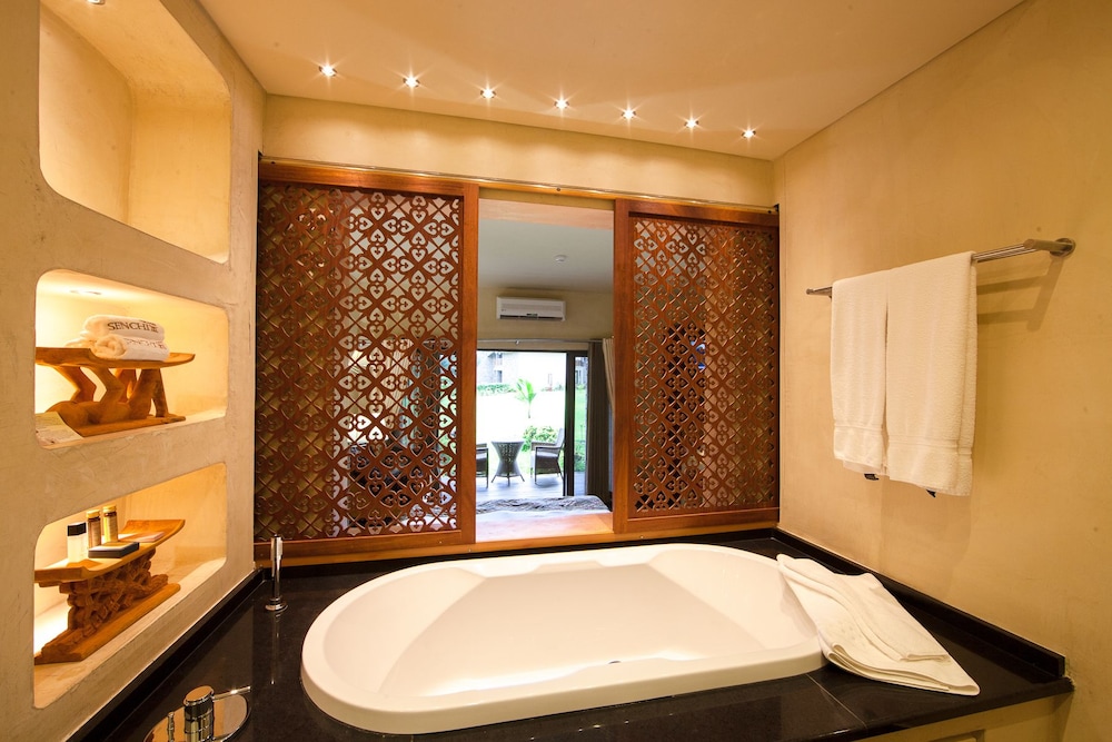 The Royal Senchi Resort/Hotel 48/50