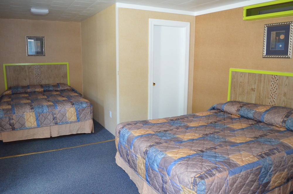 Carleton Circle Motel Falmouth 8/14