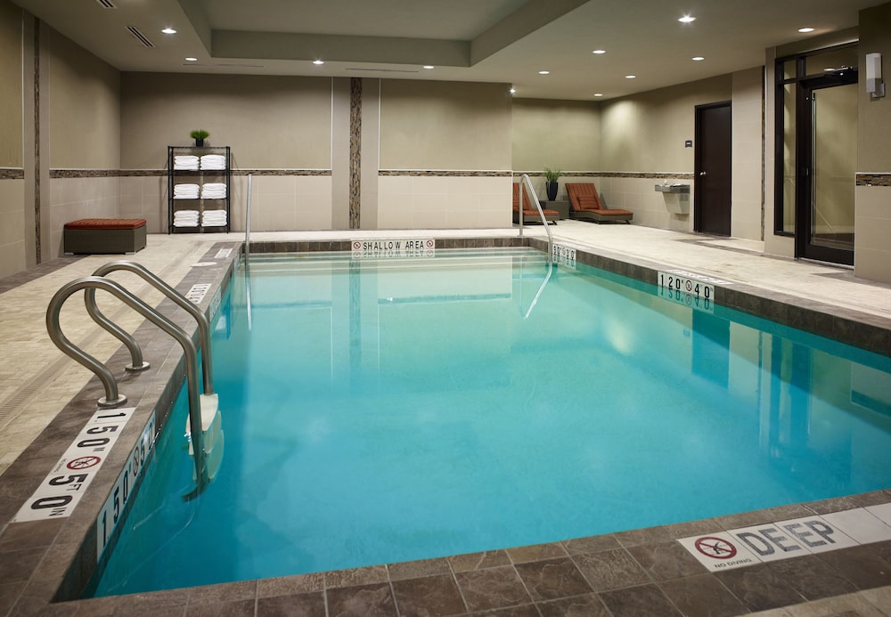 STAYBRIDGE SUITES HAMILTON - DOWNTOWN 1/80