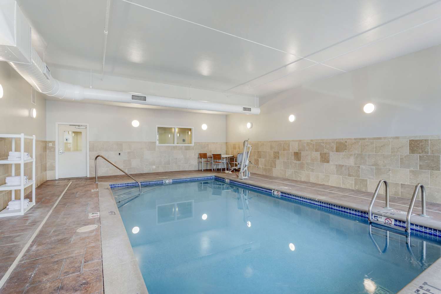 Comfort Suites Knoxville East 3/10