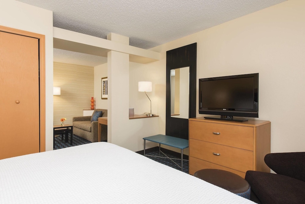 Spark by Hilton Bloomington 9/43