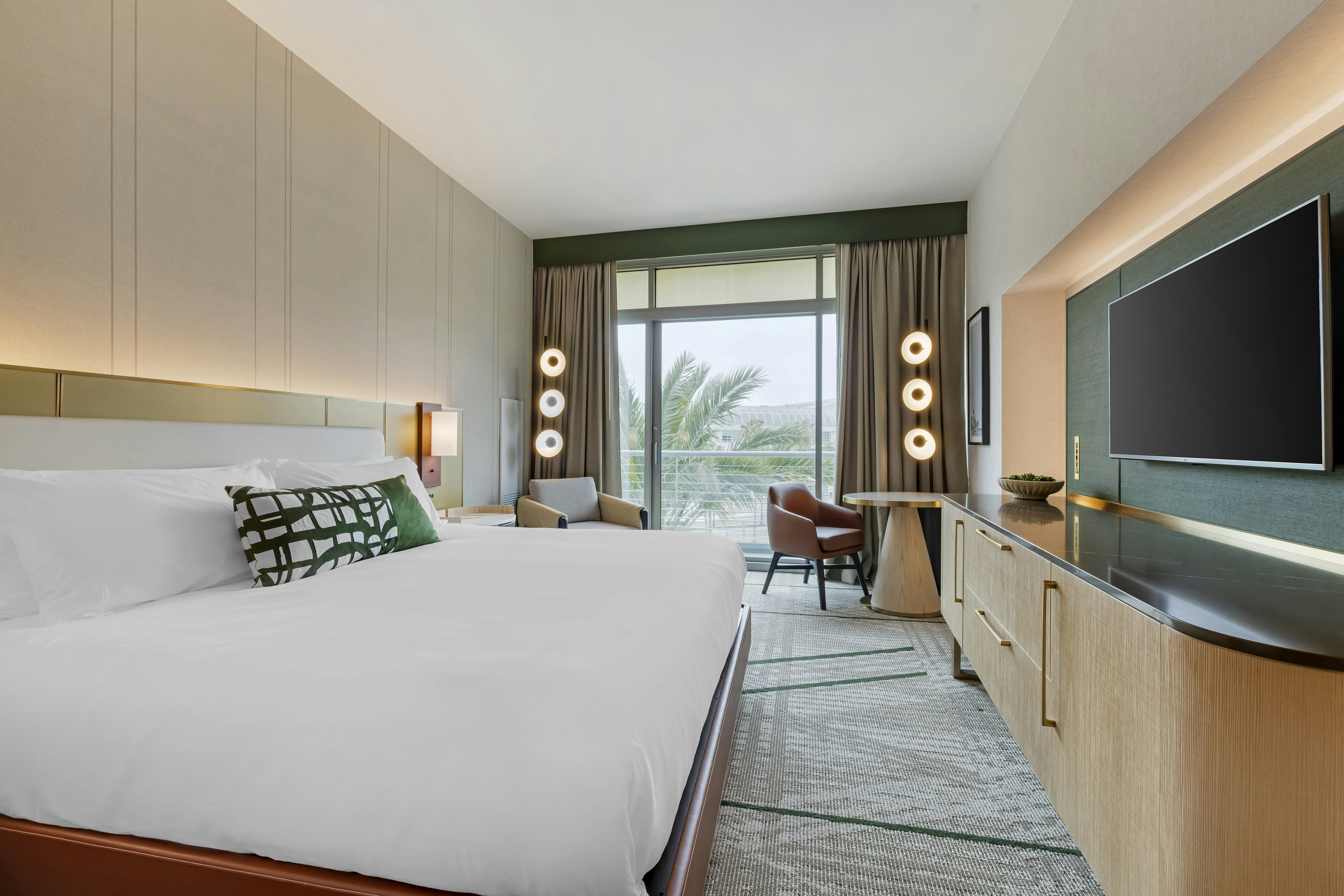 Deluxe, King Bed