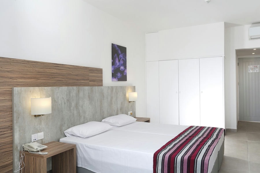 SUPERIOR ROOM SEA VIEW - SINGLE OCCUPANCY