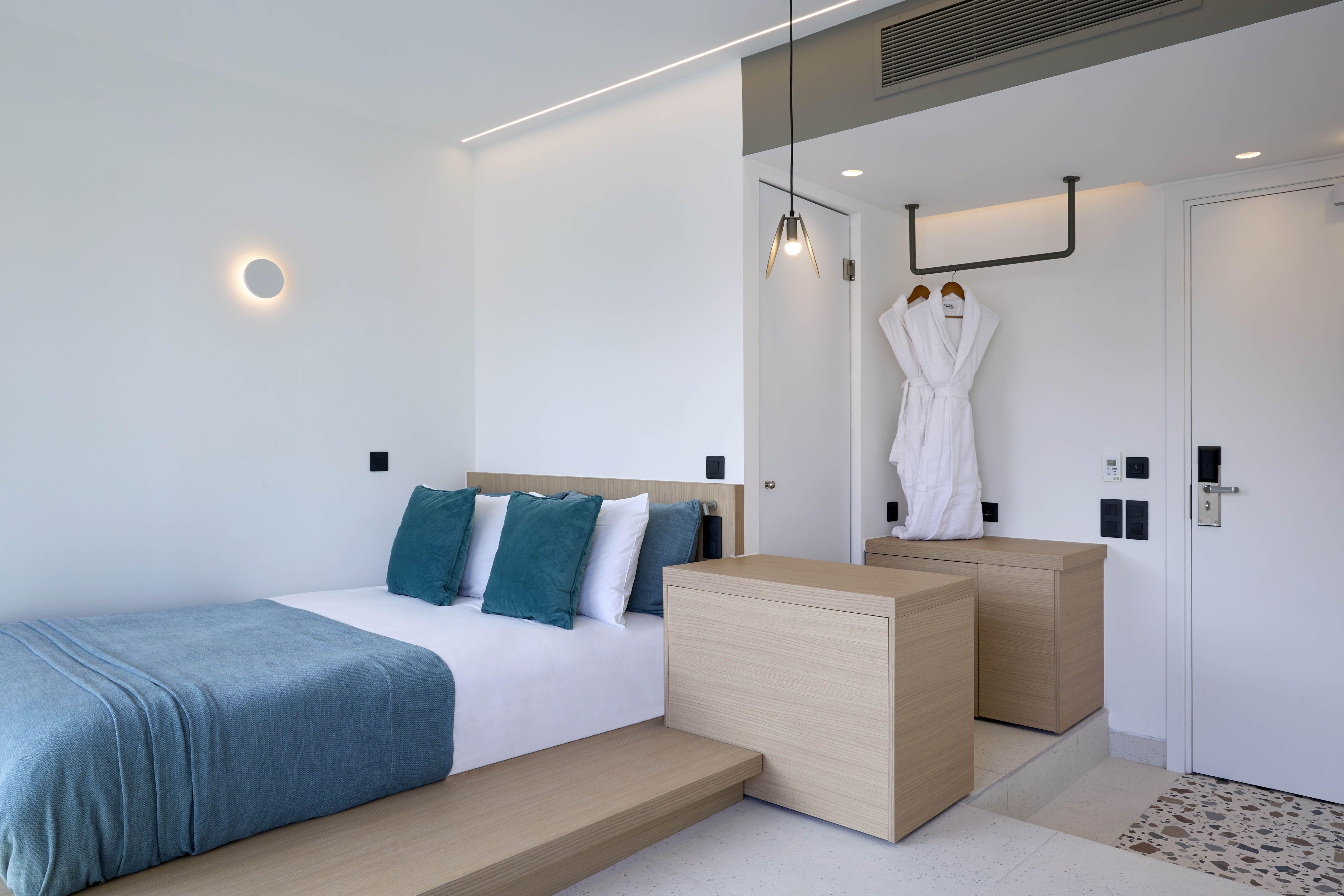 Plus, Double Bed