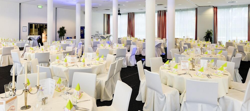 NOVINA HOTEL HERZOGENAURACH HERZO-BASE 46/66