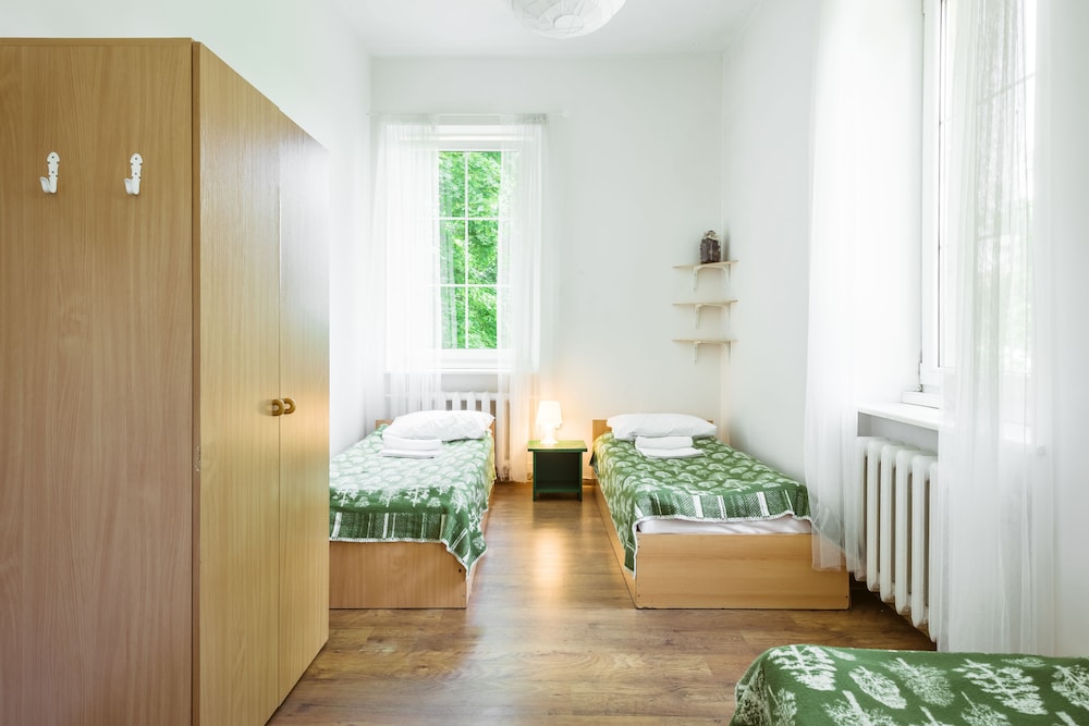 Downtown Forest Hostel & Camping 35/50