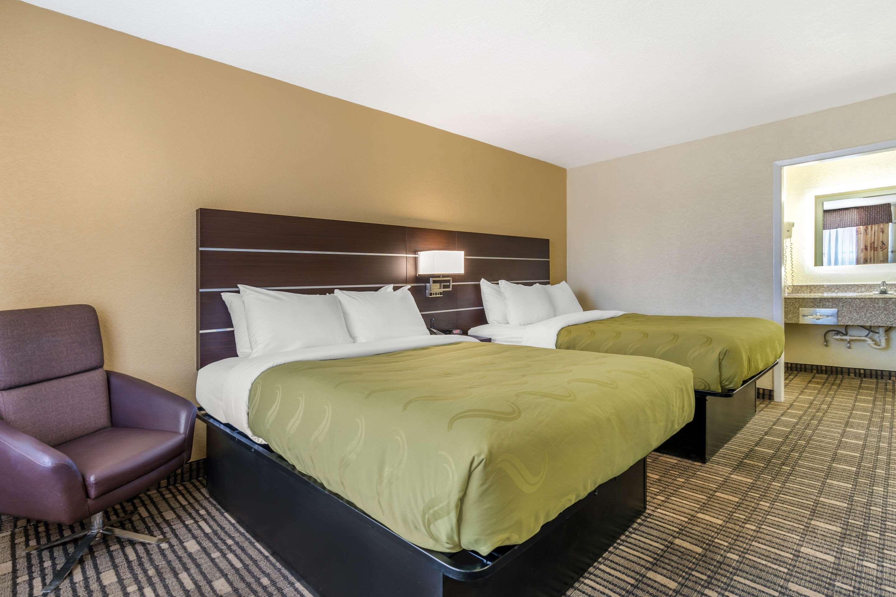 2 queen beds, no smoking