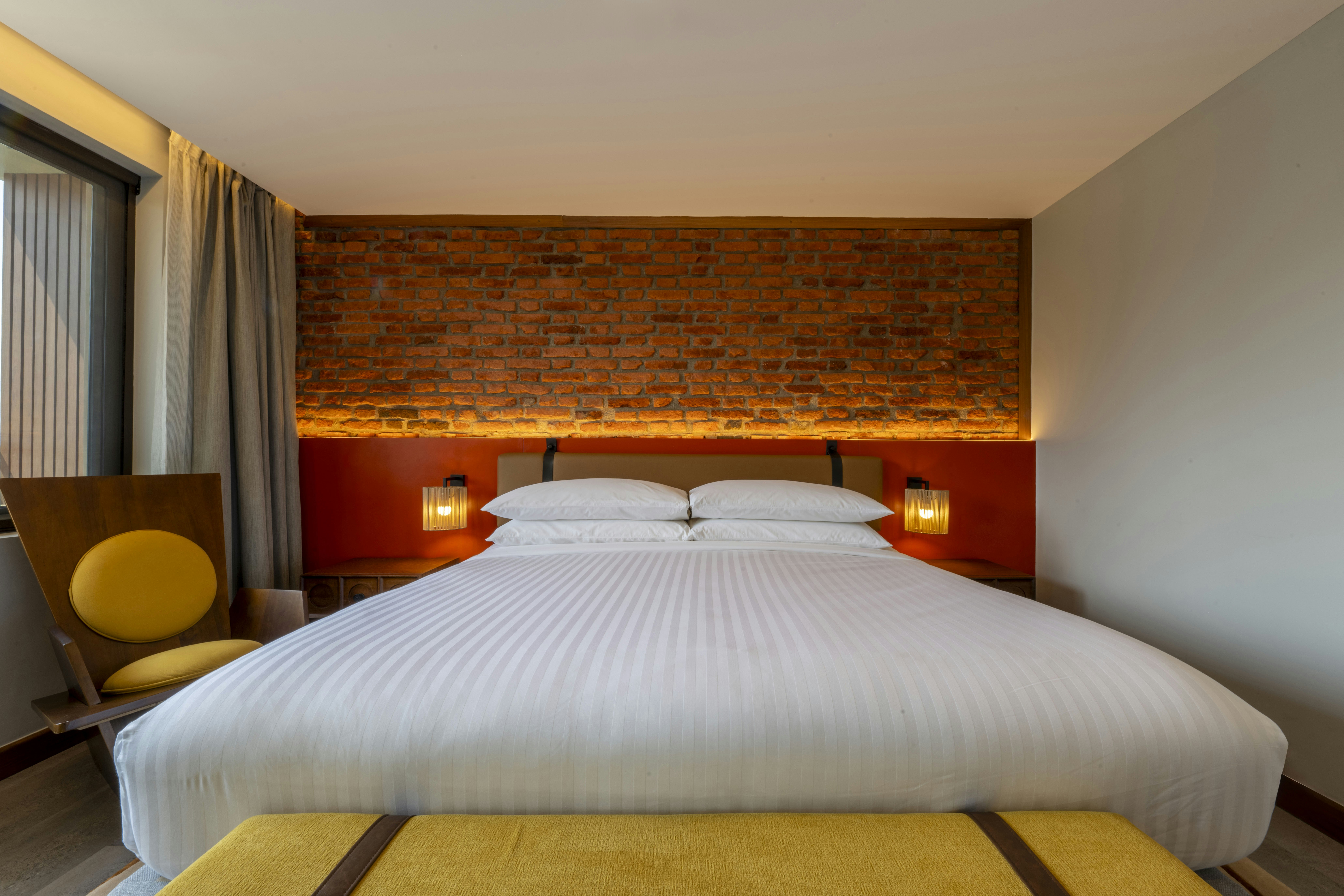 1 BEDROOM, SUITE, KING BED