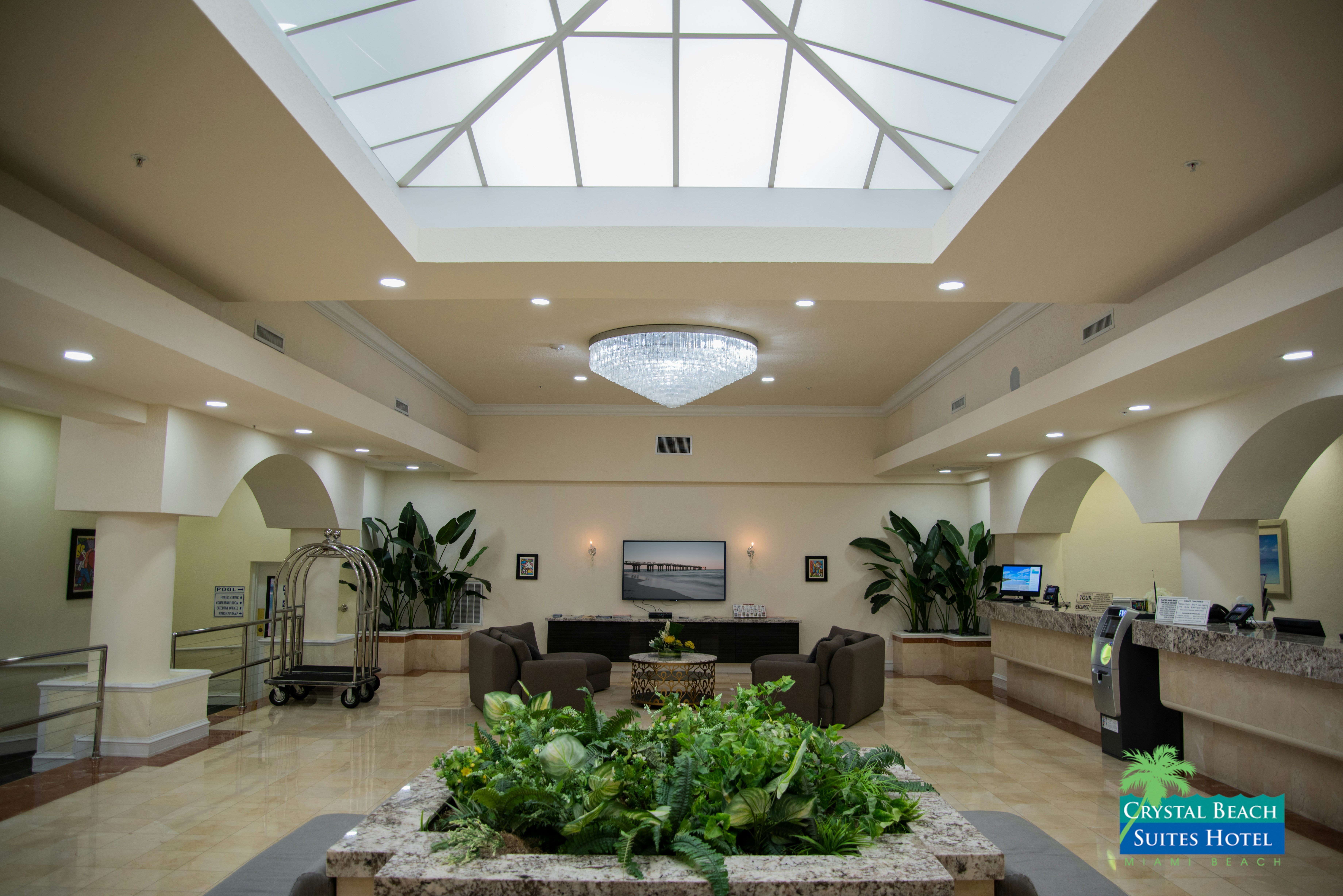 Crystal Beach Suites Miami Oceanfront Hotel 15/24