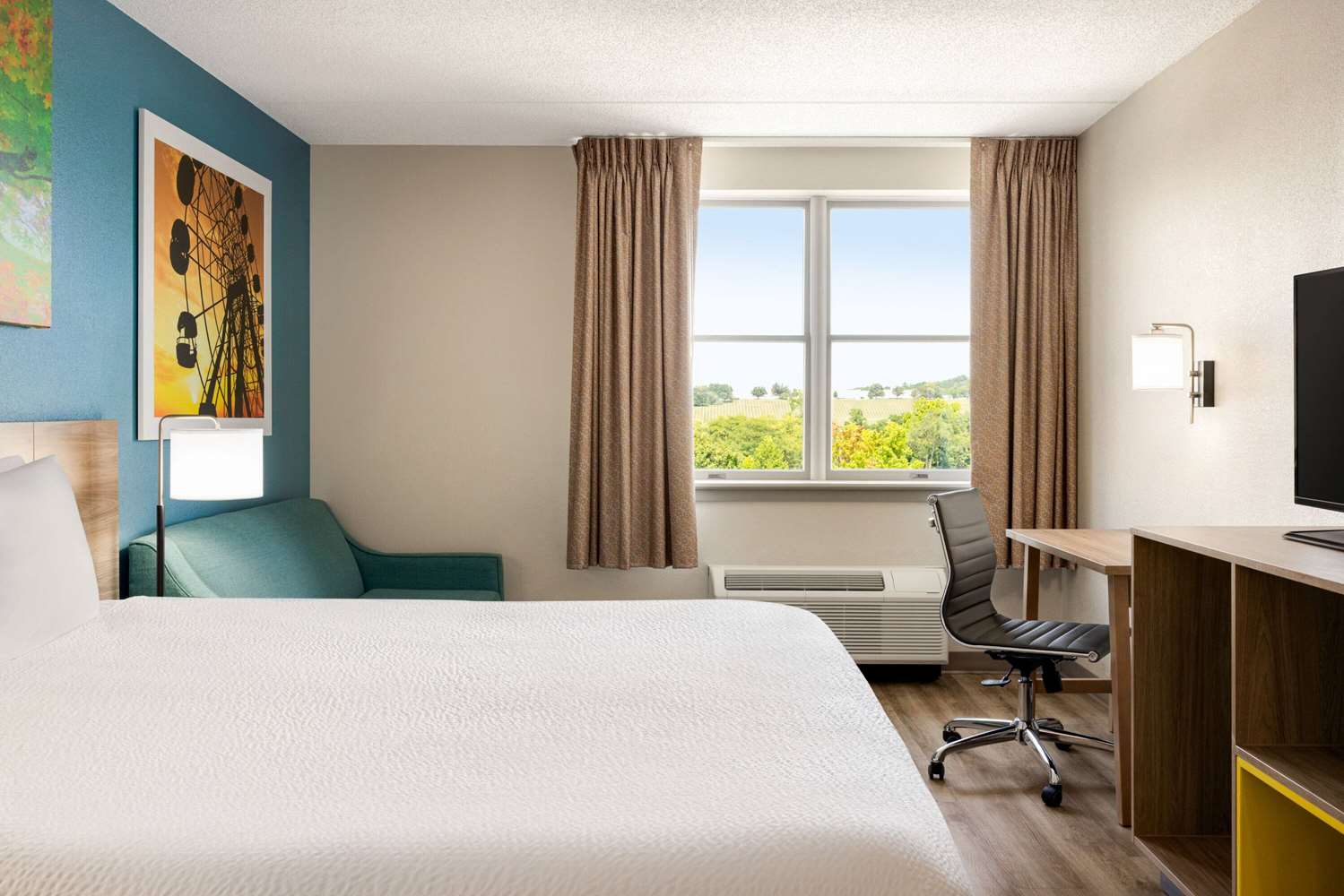 Days Inn By Wyndham Hershey 12/35